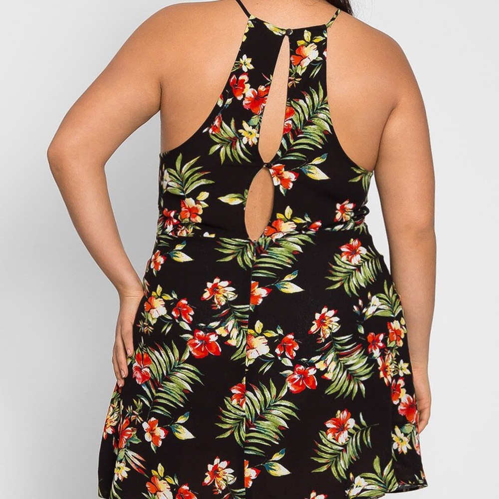 ❤️HP! Plus Size Tropic Floral Dress - Picture 3 of 6